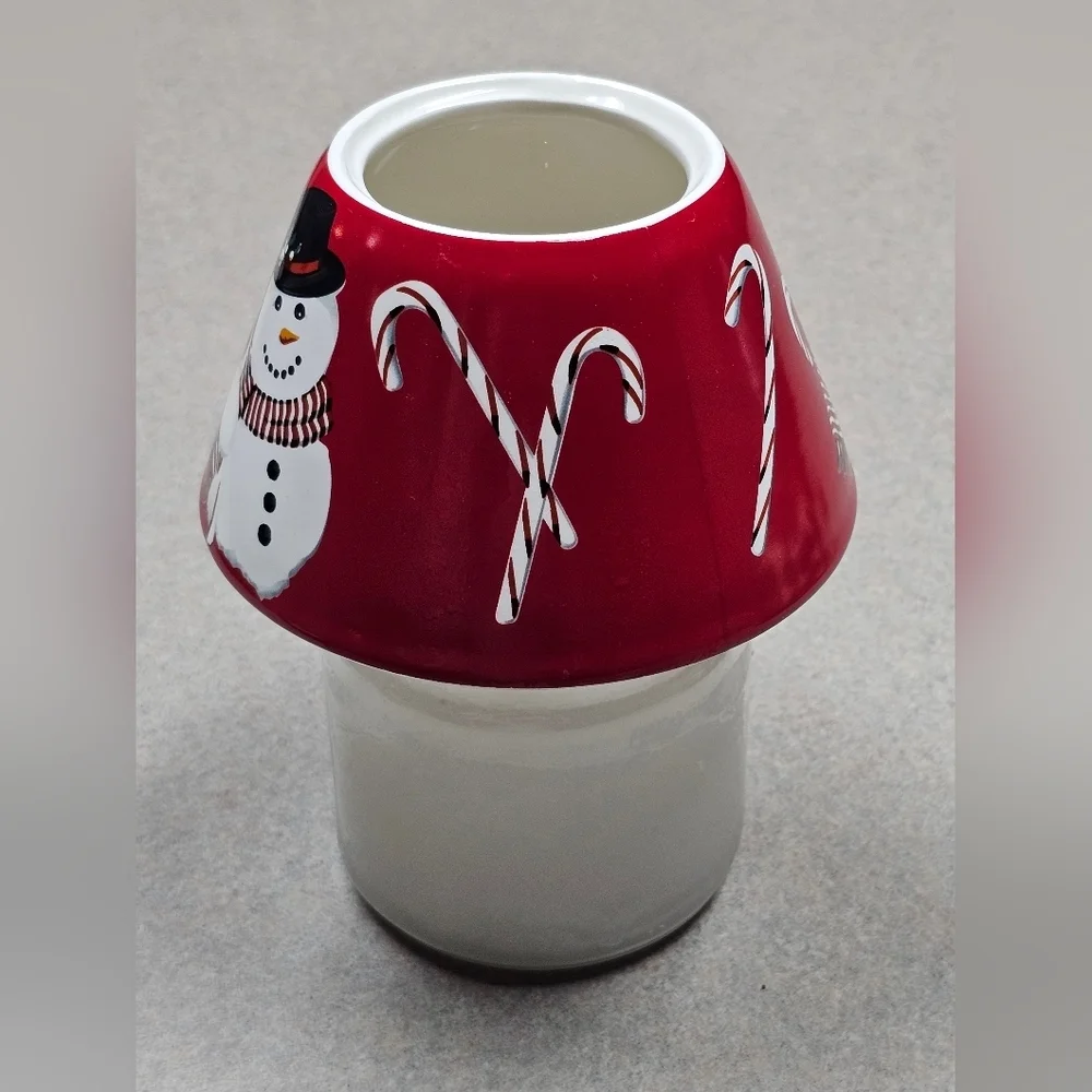 BH&G Jar Candle Ceramic Shade Frosty Peppermint Snow